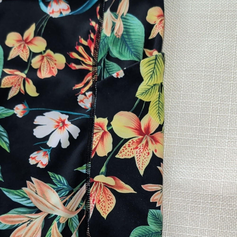 Floral Print Black Biker Shorts - Picture 2 of 6